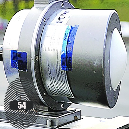 Foto de l'antena cirà controlant els vehicles a la carretera