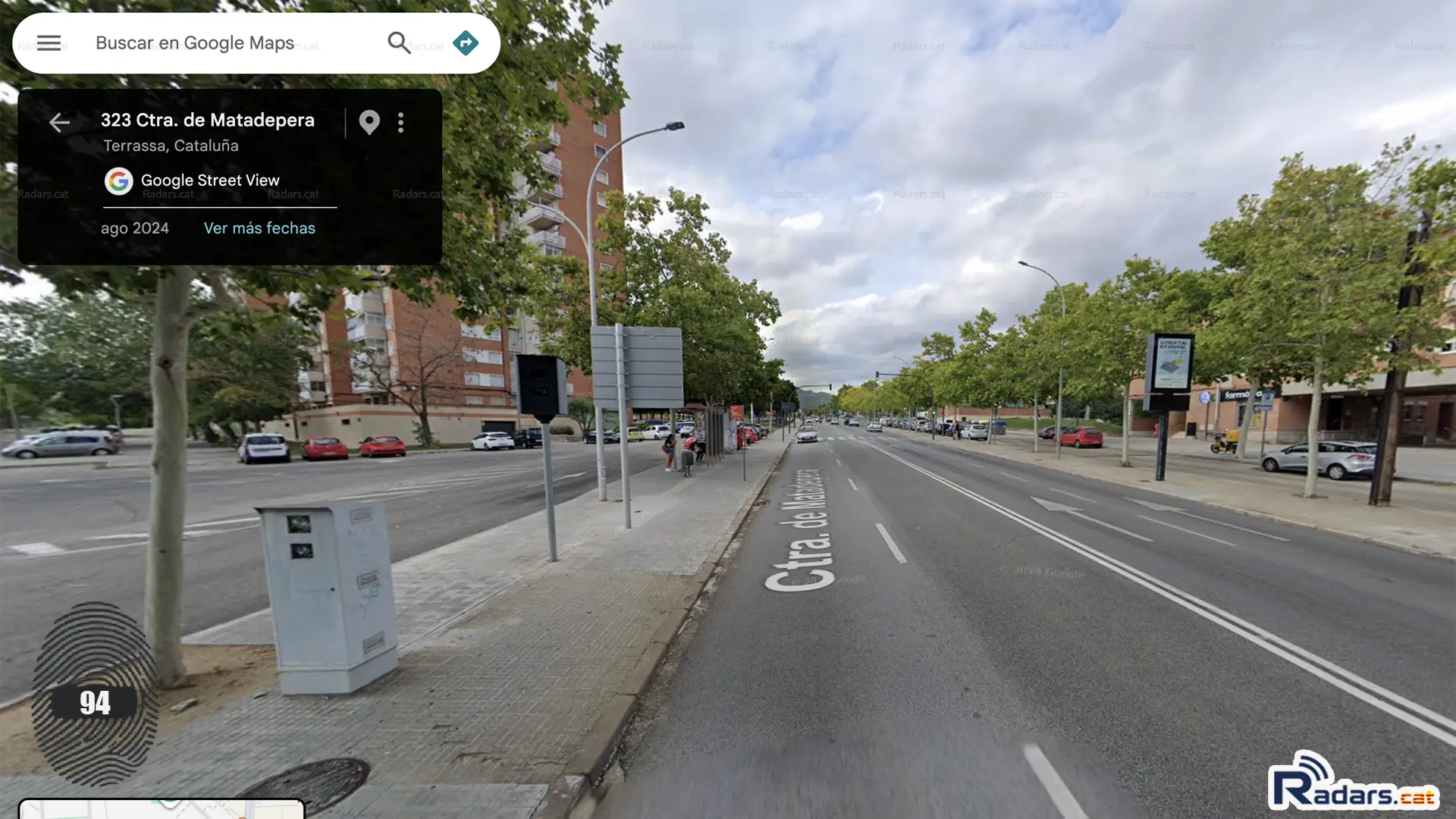 Captura de Google Street View d’agost de 2024 on apareixen simultàniament el radar anterior i el nou radar de la carretera de Matadepera de Terrassa.