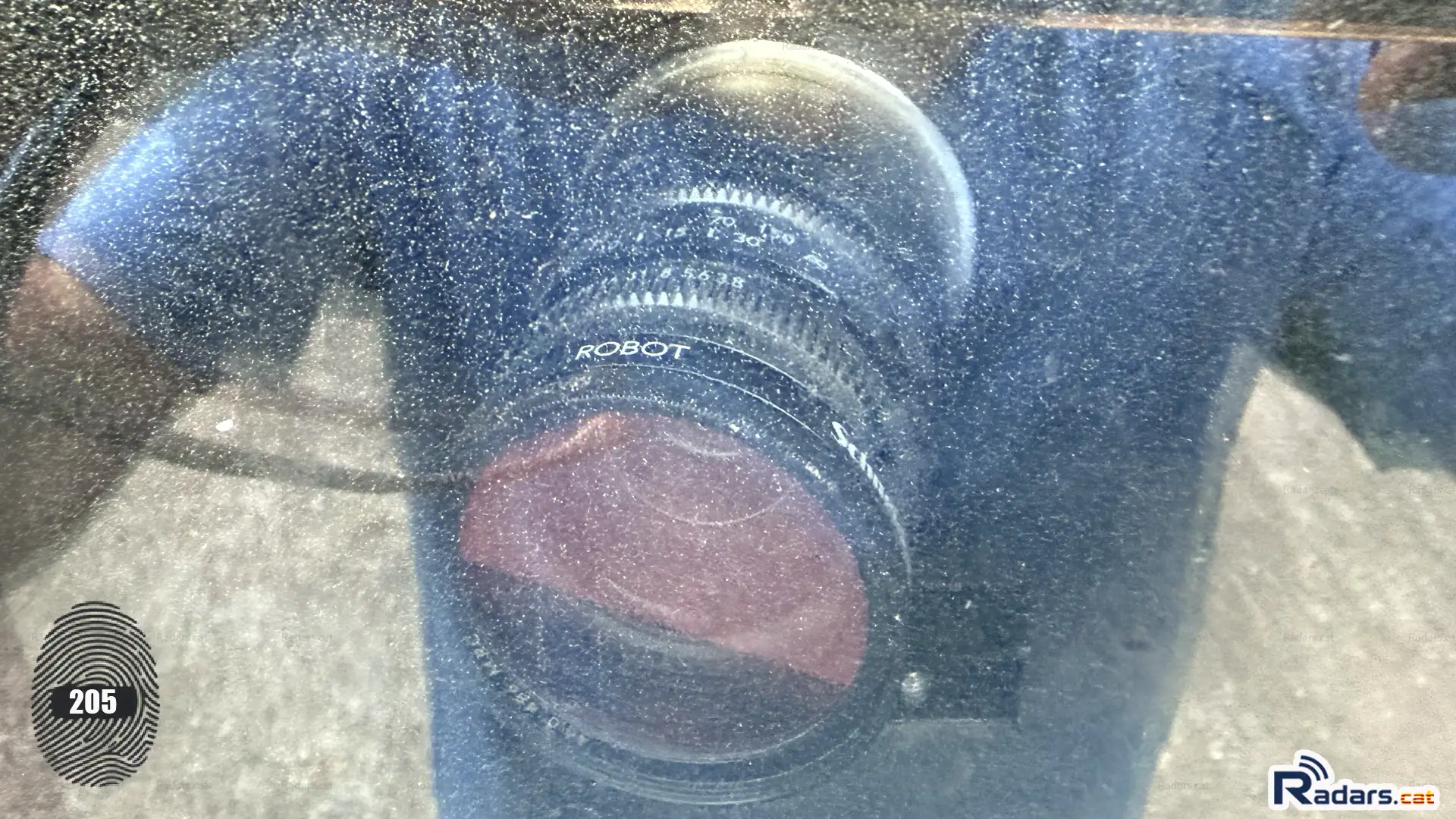 Fotografía Optica con Filtro - Avinguda Valles 13 Terrassa - Detall Càmera2