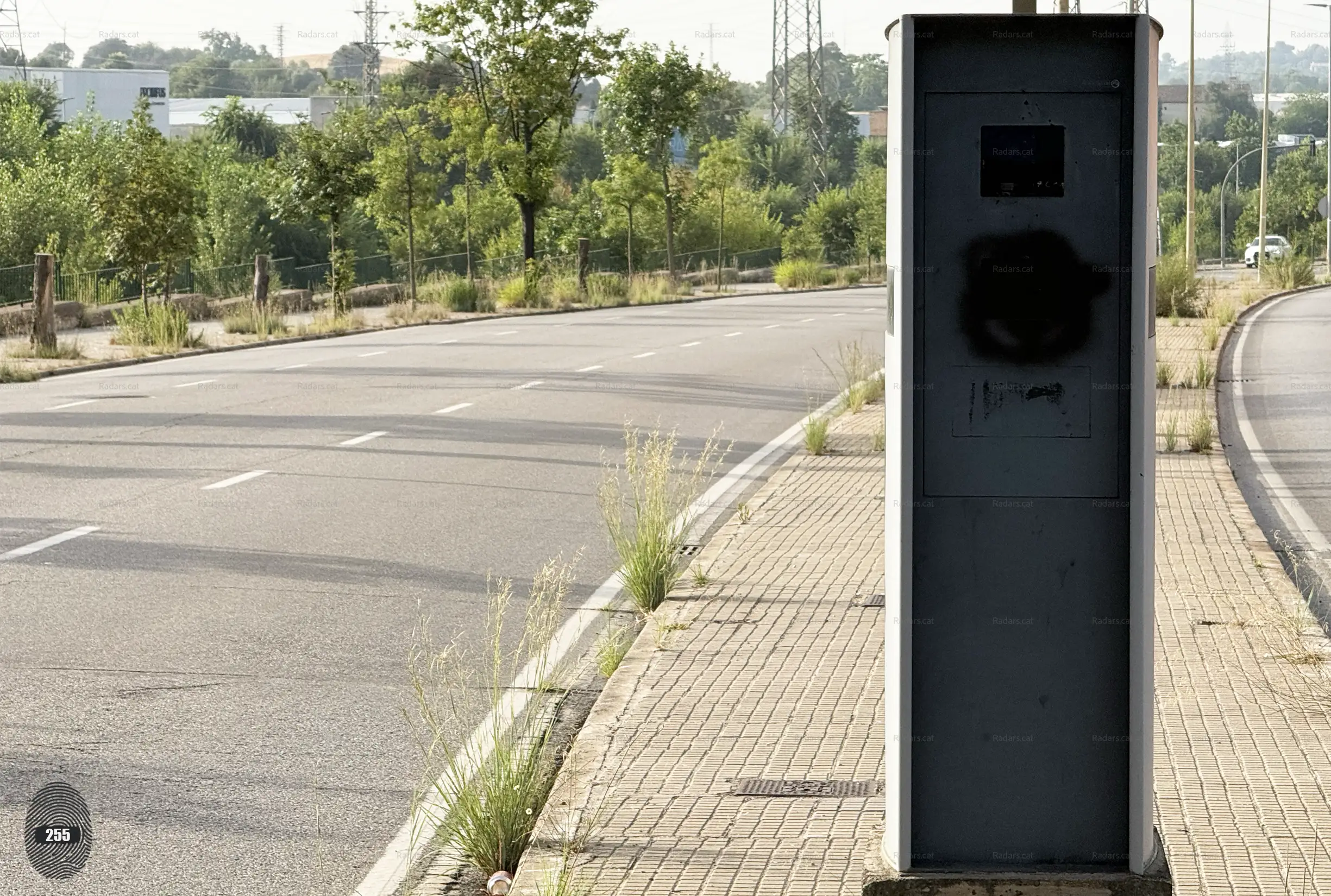 Fotografia Radar Velocitat Multaradar C Terrassa Avinguda del Vallès 181-bis (V2)- Primer pla frontal